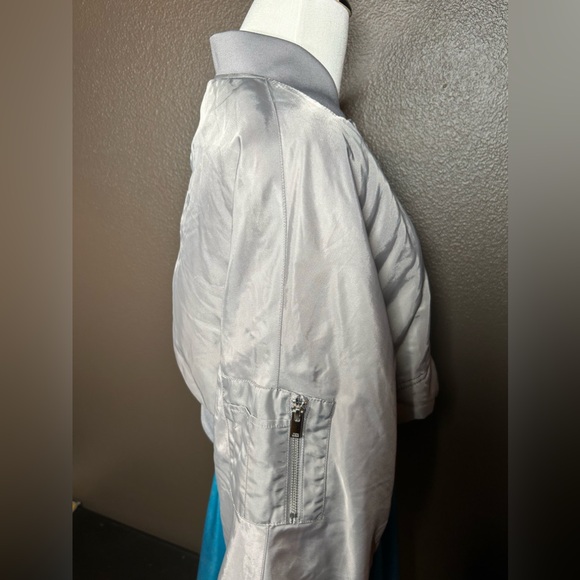 Cool Chick, FOREVER 21, cropped bomber!! - Picture 4 of 12